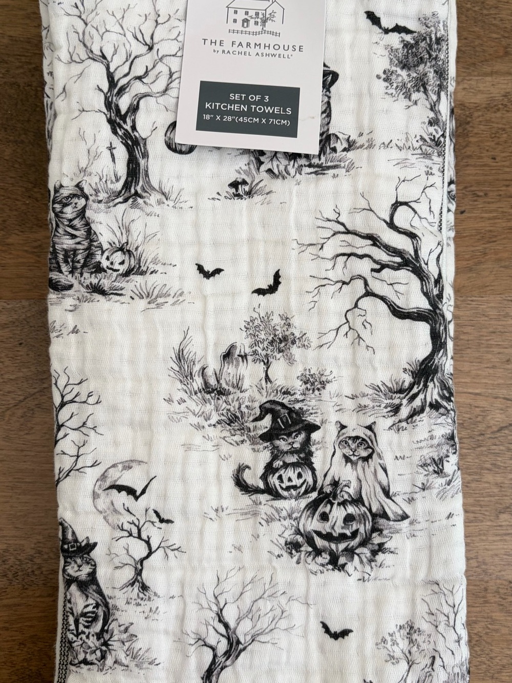 Kitty Cat Halloween towels Cats in costumes (3)